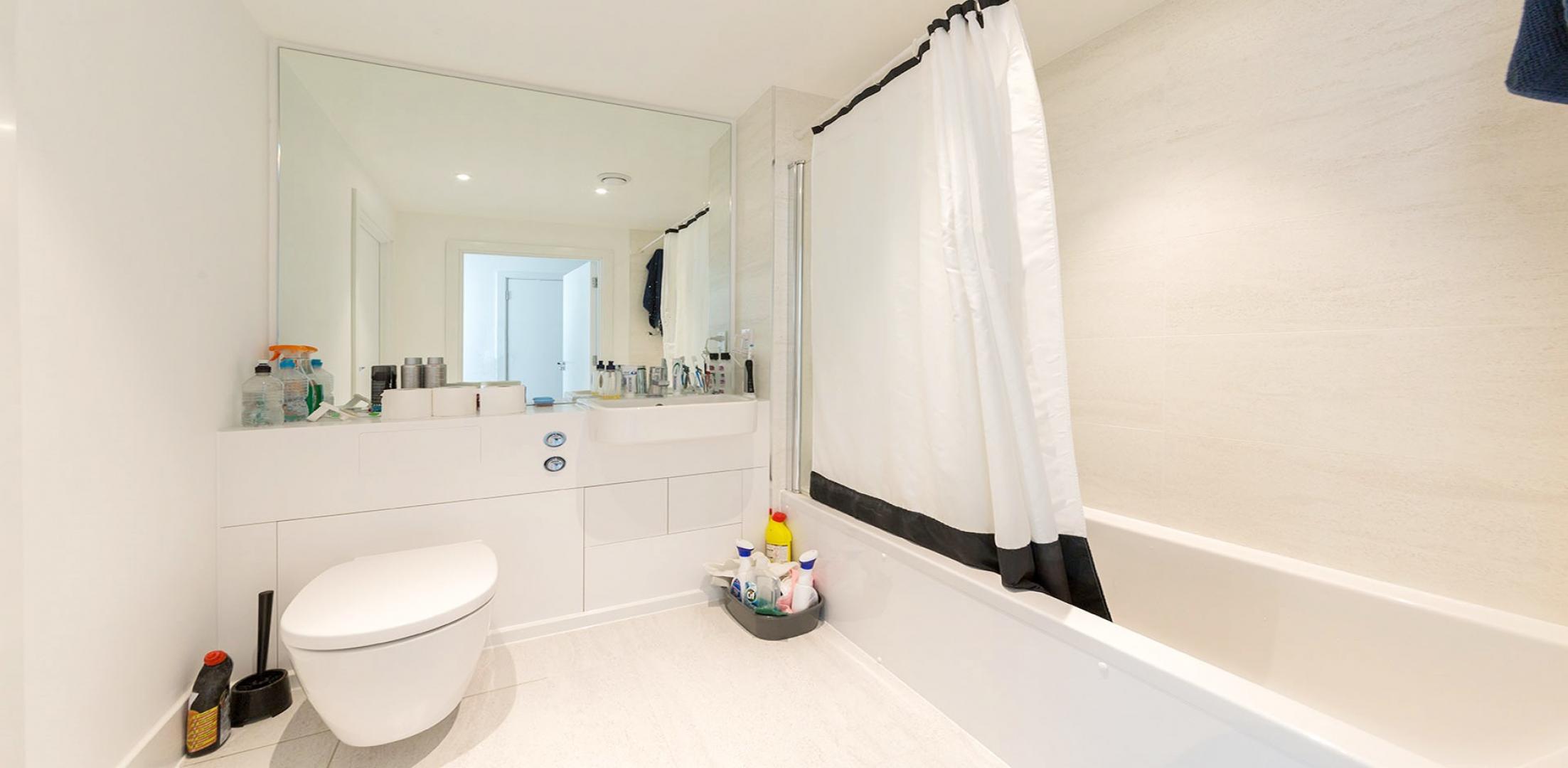 			UNDERGROUND PARKING SPACE , 1 Bedroom, 1 bath, 1 reception Apartment			 Royal Waterside, Lakeside Drive, Park Royal 